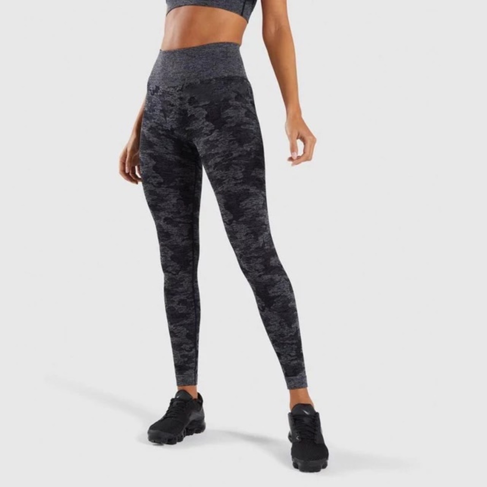 Push up leggings Wear as athleaisure or to the gym! Stretchy and comfy material.